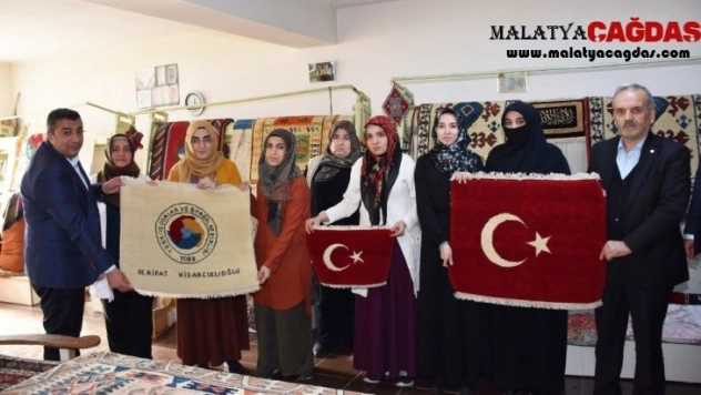 Özcan 8 Mart Dünya Kadınlar Günü'nü kutladı