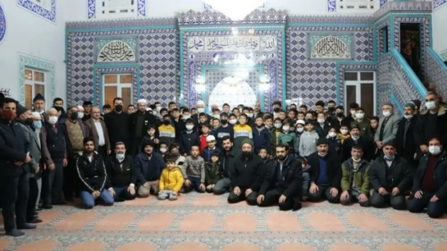 Müftü Pehlivan, gençlerle camide buluştu