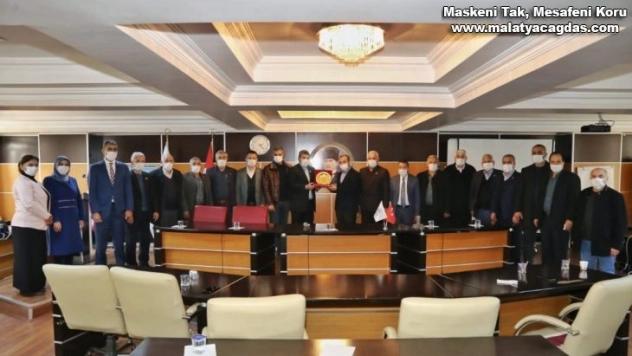 Muhtarlardan Başkan Kılınç'a 'teşekkür' plaketi