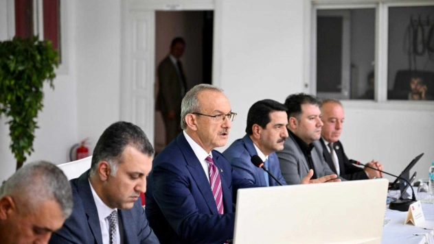 Muhtarlarla Buluşan Vali Yavuz: 'Ortak Aklı Esas Alıyoruz'