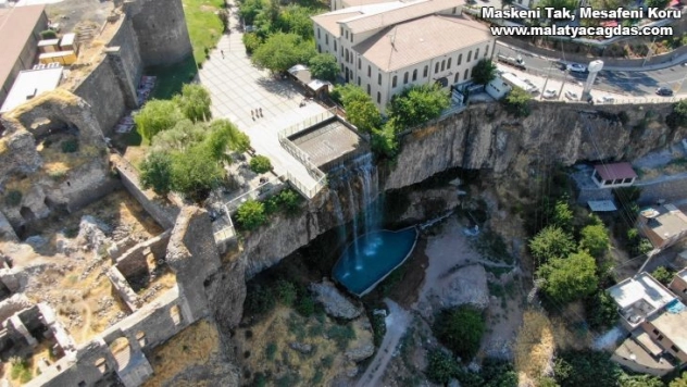 Muhteşem görüntüsüyle büyüleyen tarihi Fiskaya Şelalesi yeniden akmaya başladı