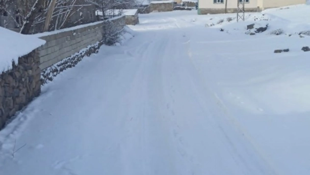 Muradiye Belediyesinden karla mücadele çalışması