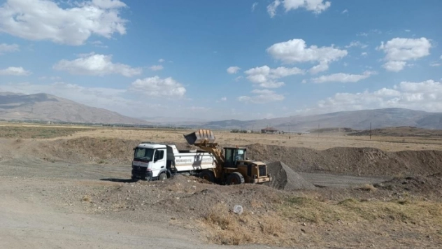 Muradiye'de yol yapım çalışmaları