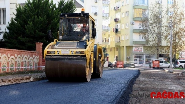 Muratpaşa Mahallesi'nde asfalt çalışmaları sürüyor