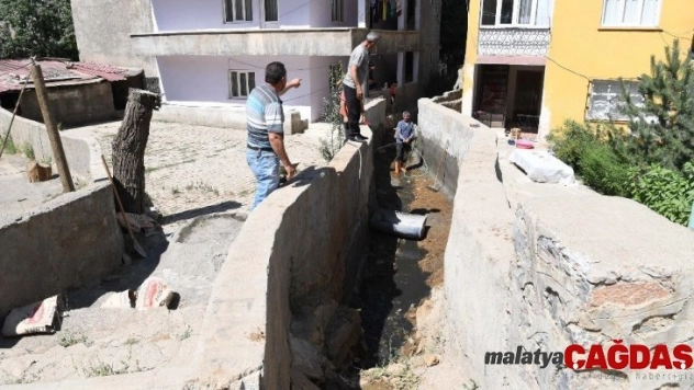 Muş Belediyesinden dere ıslah çalışması