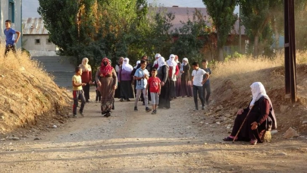 Muş'ta Mahalleli belediyeye öfkeli