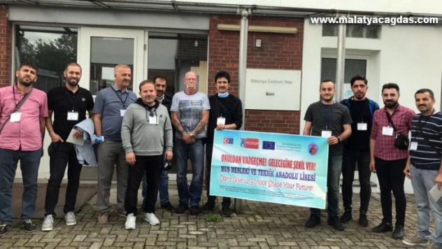 Muş'tan Almanya'ya eğitim için giden öğretmenler yurda geri döndü