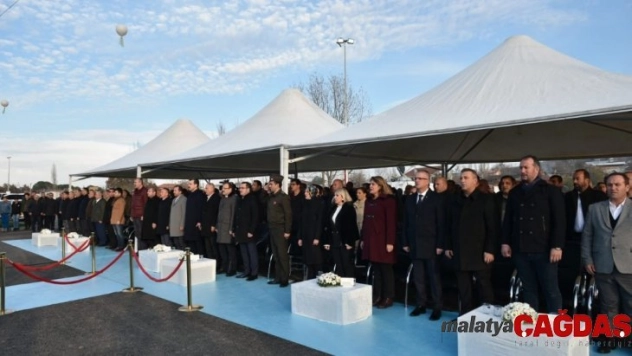 Mustafakemalpaşa Sosyal Etkinlik Merkezi törenle hizmete açıldı