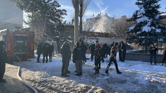 Mahsur kalan yaşlı adamı itfaiye kurtardı