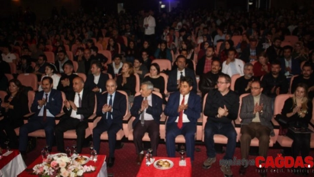 NASA'da görevli Türk bilim adamı Diyarbakır'da gençlerle buluştu