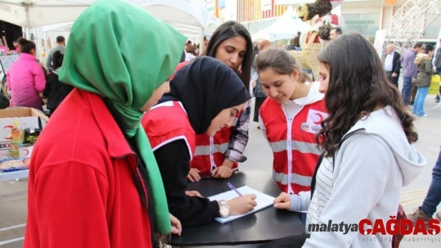Nata Vega'daki Eypio konserine vatandaşlardan büyük ilgi