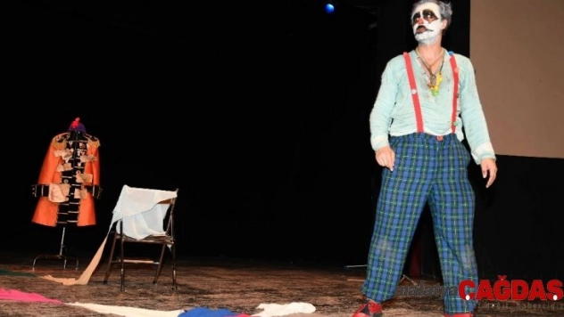 Nazım Hikmet anısına şiir dinletisi ve tiyatro oyunu