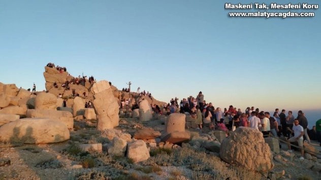 Nemrut Dağı'na ziyaretçi akını