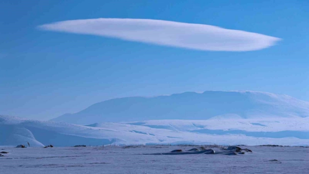 Nemrut Kalderası üzerinde mercek bulutu