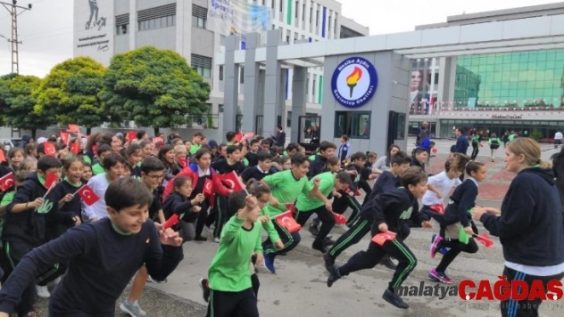 Nesibe Aydın Okulları Cumhuriyet için koştu