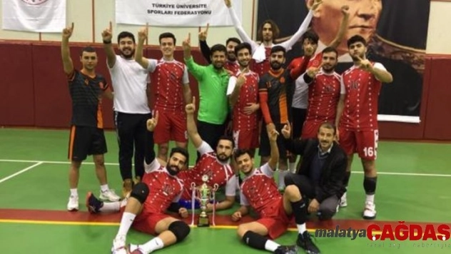 NEVÜ Erkek voleybol takımı 1.Lige yükseldi