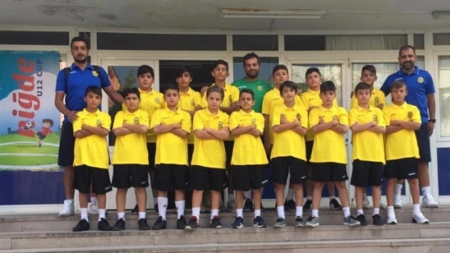 Niğde'deki U12 Futbol Turnuvasına katılıyor