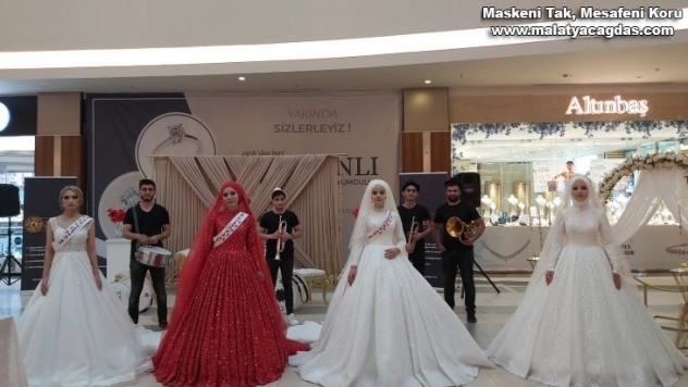 1. Geleneksel Düğün Karnavalı düzenlendi