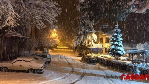 Ödemişli dağcılar, karla kaplı Bozdağ'da keşif yaptı