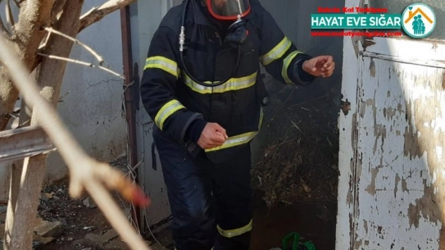 Odunlukta çıkan yangın korkuttu