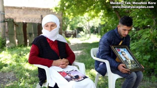 Oğlu dağa kaçırılan anne bir bayrama daha gözü yaşlı giriyor