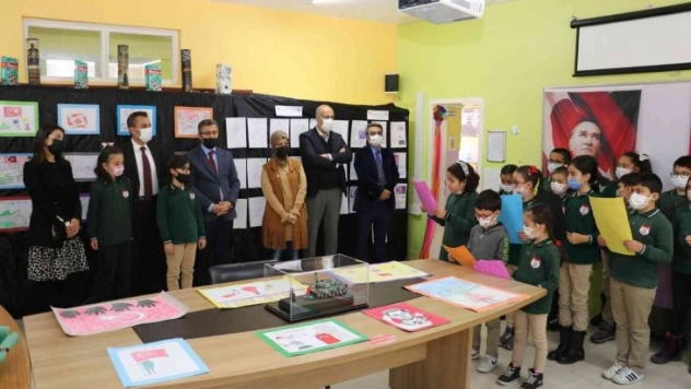 Öğrenciler 15 Temmuz'u resimleriyle anlattı