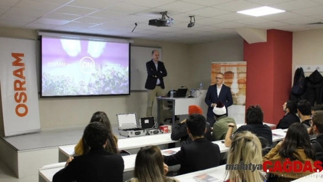 Öğrenciler aydınlatma sektöründeki liderlerle buluştu