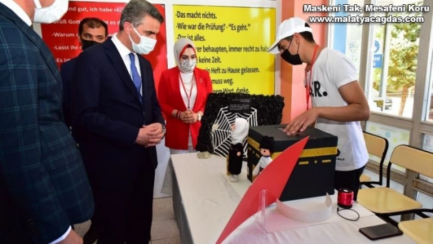 Öğrencilerden Bilim Fuarı