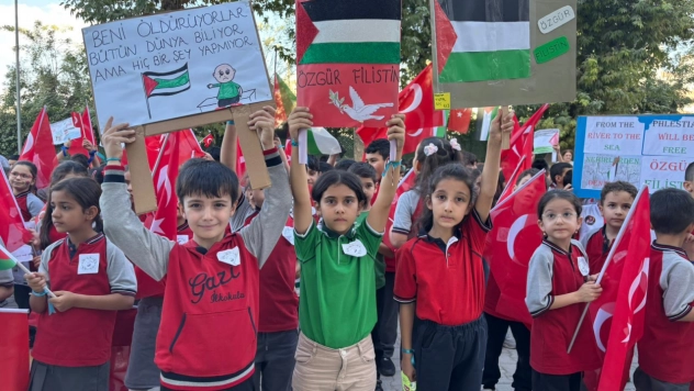 Öğrencilerden Filistin'e destek