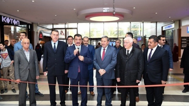 Öğrencilerden geri dönüşüm sergisi