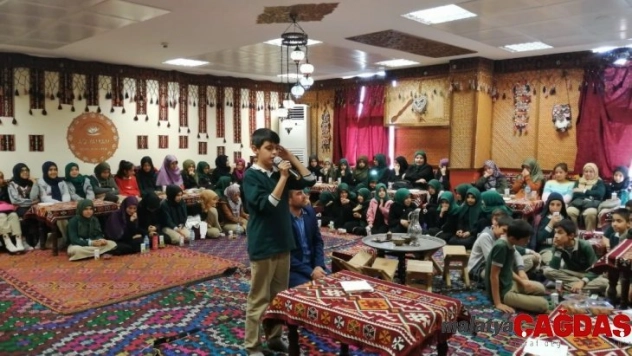 Öğrencilerden Mevlid-i Nebi programı