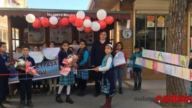 Öğrencilere 'Durakta Matematik' projesi