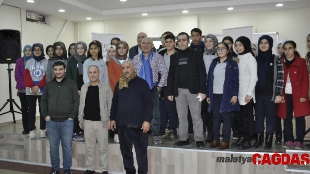 Öğrencilere başarının kilometre taşları konulu söyleyişi