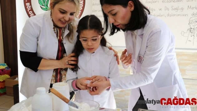 Öğrencilere el kremi yapmayı öğrettiler