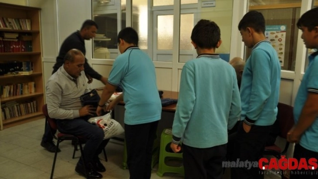 Öğrencilere kışlık giyecek yardımı