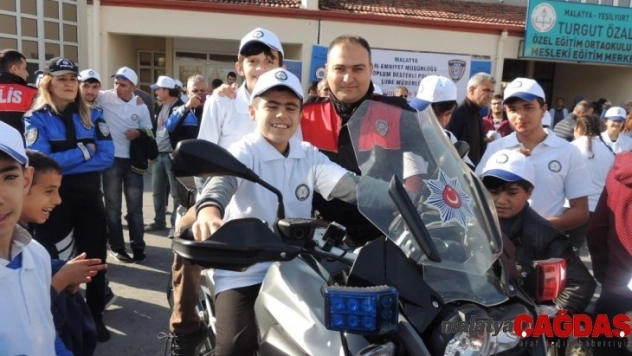 Öğrencilere polislik mesleği tanıtıldı