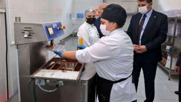 Öğrencilerin ürettiği Çikolis'e tam not