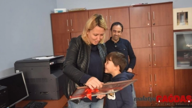 Öğretmen anneye 7 yaşındaki oğlundan duygulandıran hediye