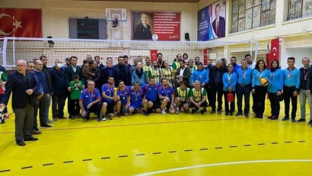 Öğretmenler günü voleybol turnuvası tamamlandı