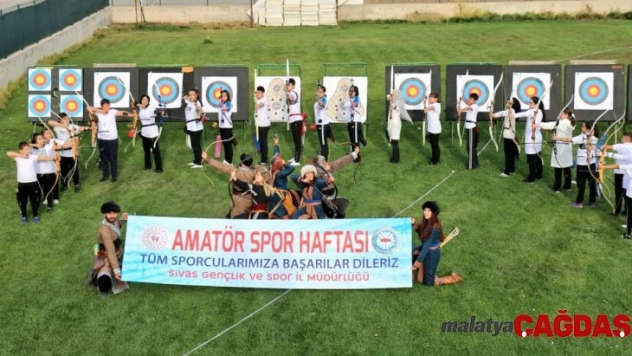 Okçulardan anlamlı gösteri