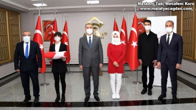 Okuduğu İstiklal Marşı ile duygusal anlar yaşattı