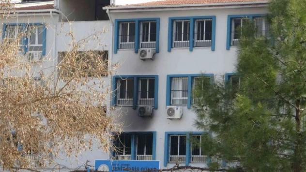 Okulda yangın paniği