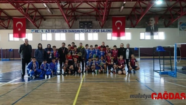 Okullar arası Yıldız Erkek Badminton İl Birinciliği tamamlandı
