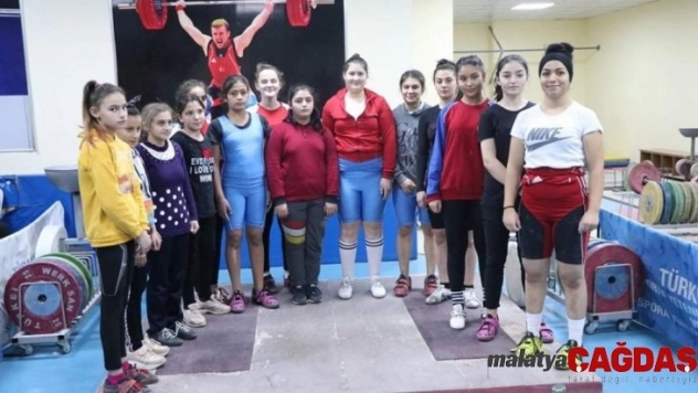 Okullar arası Yıldız-Genç Halter il Birinciliği Tamamlandı