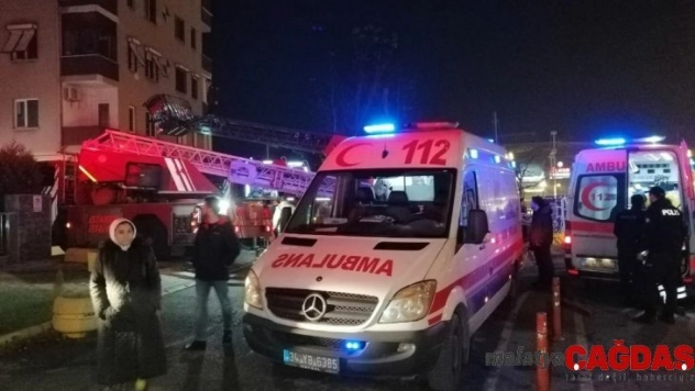 Olası faciayı apartman görevlisi engelledi