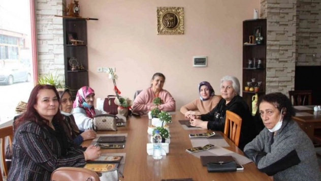 Oltu'da Kadınlar Günü'ne mütevazi kutlama