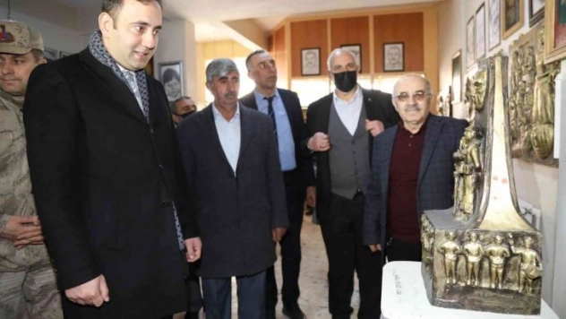 Oltu'da rolyef sergisi açıldı