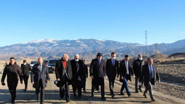 Oltu OSB'de fabrikalar yükseliyor