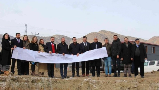 Oltu'ya çuval fabrikası temeli atıldı