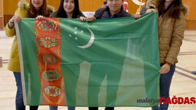 OMÜ'nün Özbek öğrencileri ülkelerini tanıttı